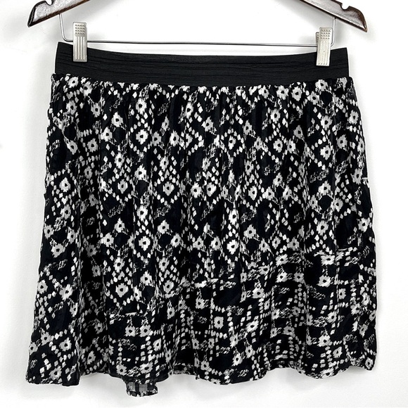 Inc. Black White Pattern Flowy Mini Bell Skirt. #703 - Picture 1 of 6